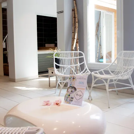 Western Garden And Szálloda