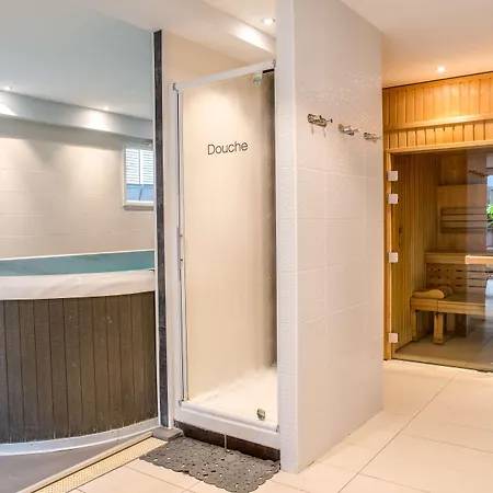 Western Garden And Szálloda 3*