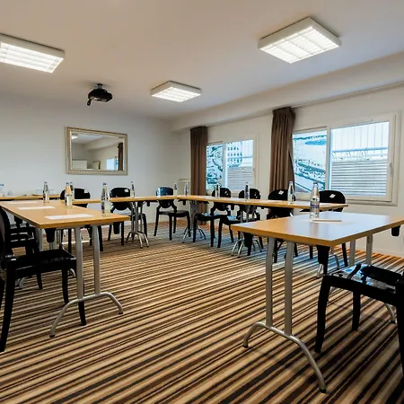 Western Garden And Szálloda