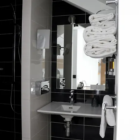 Western Garden And Hotel 3*